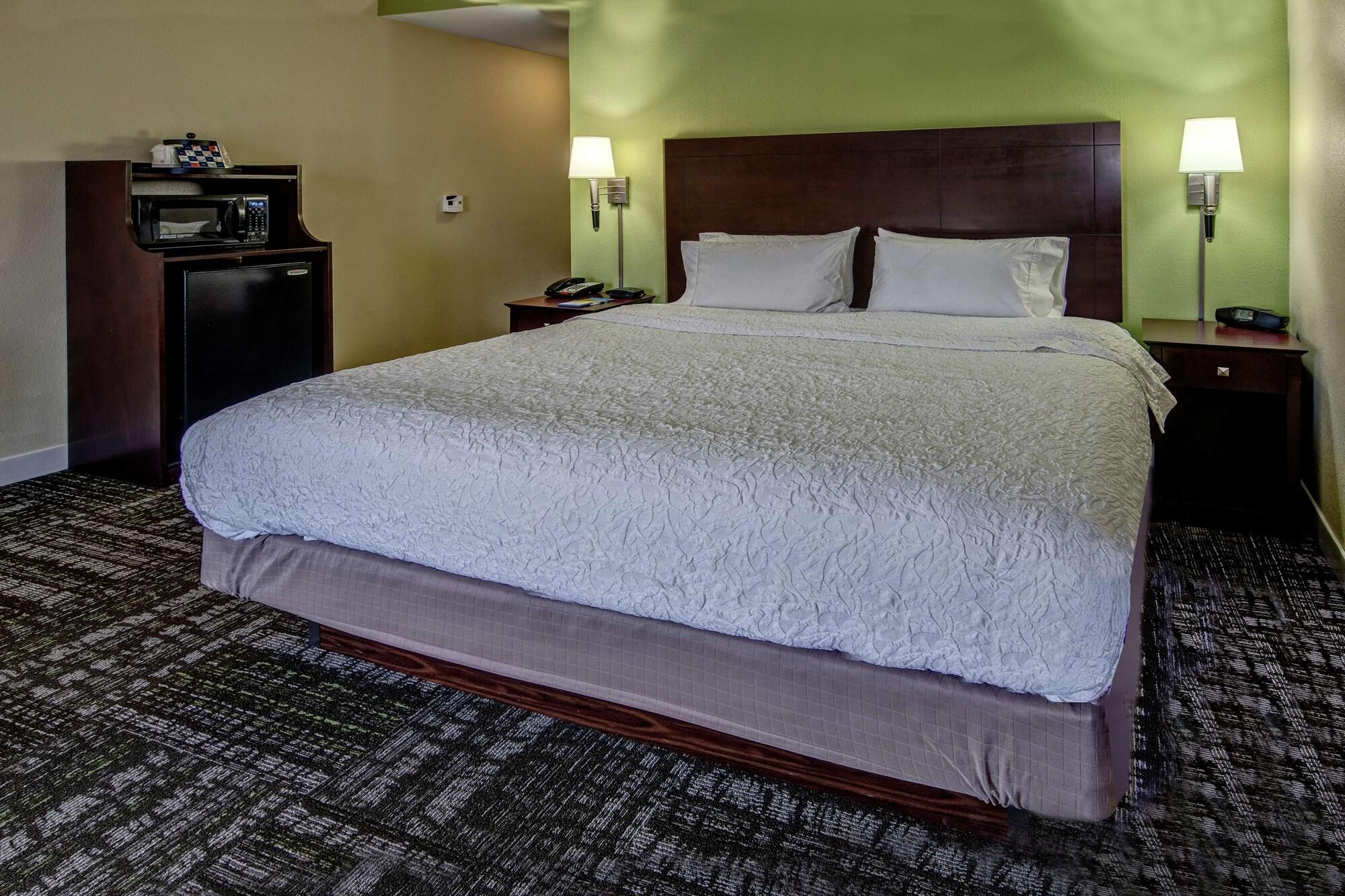 Hampton Inn Кроссвилл Экстерьер фото
