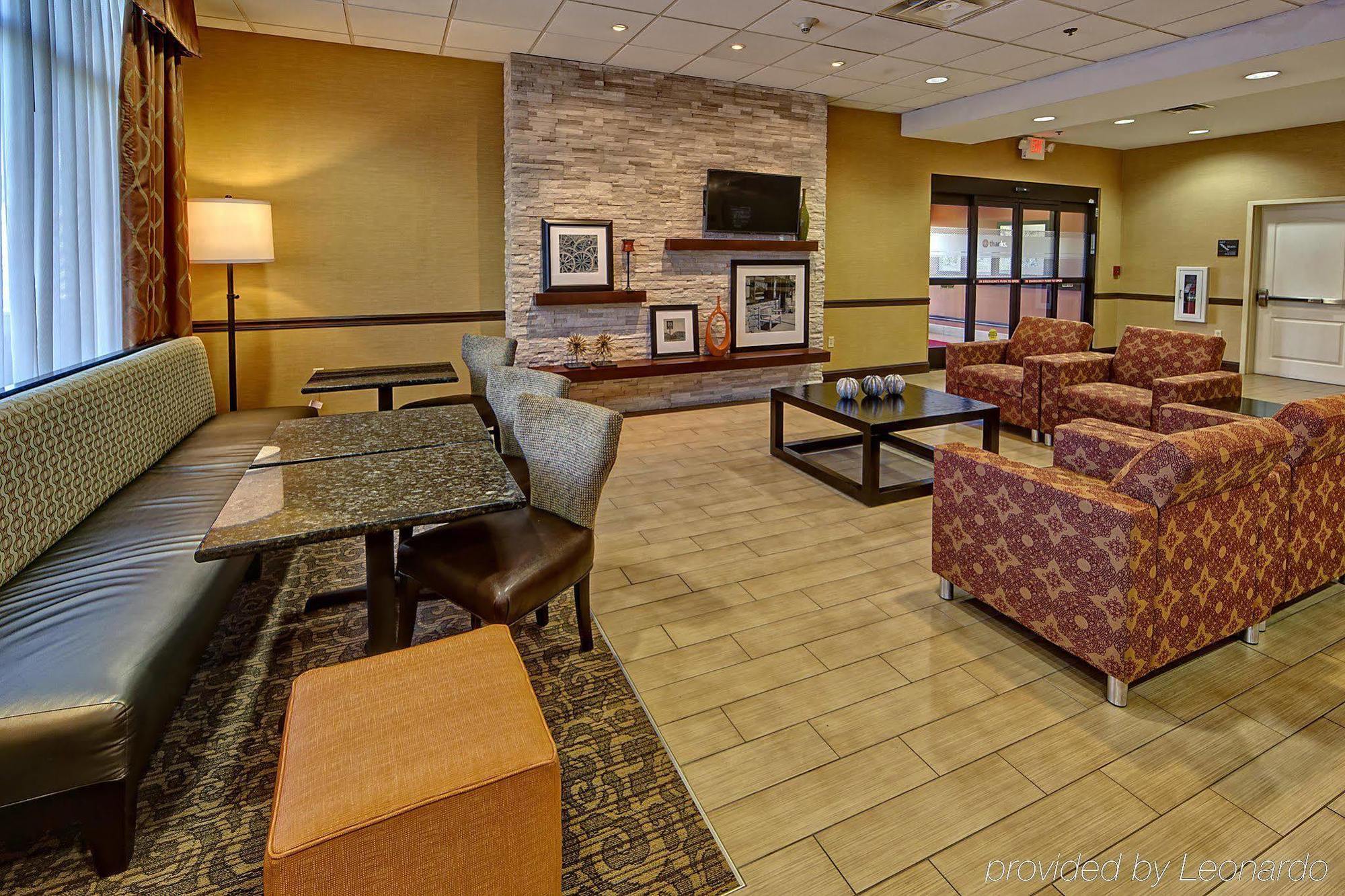 Hampton Inn Кроссвилл Экстерьер фото