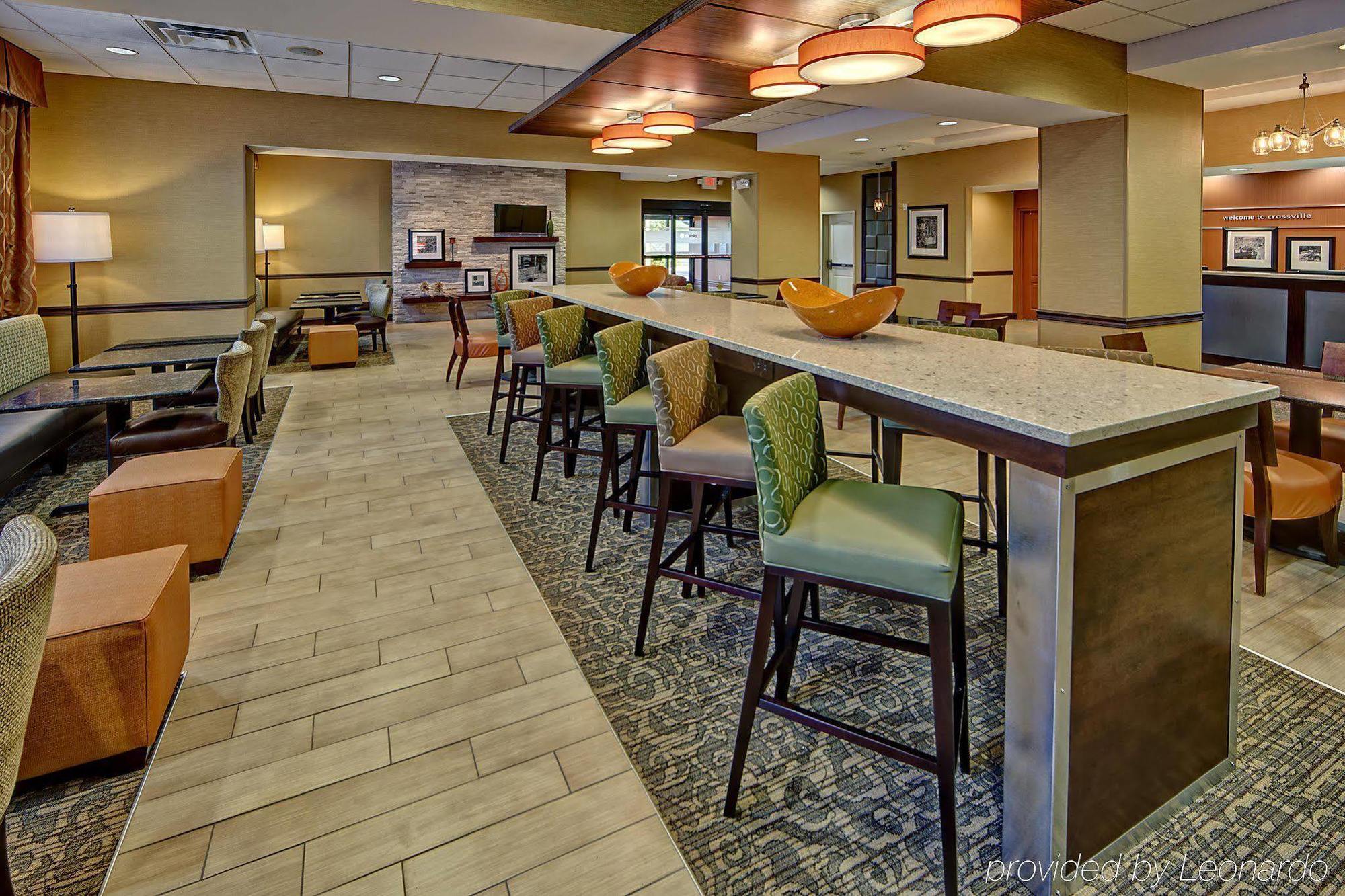 Hampton Inn Кроссвилл Экстерьер фото