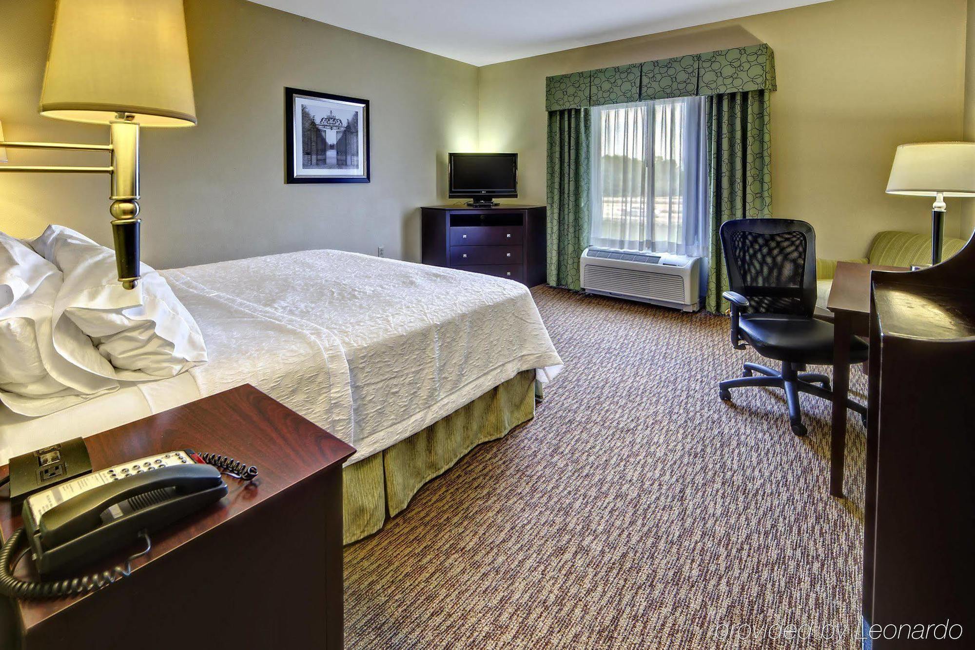 Hampton Inn Кроссвилл Экстерьер фото